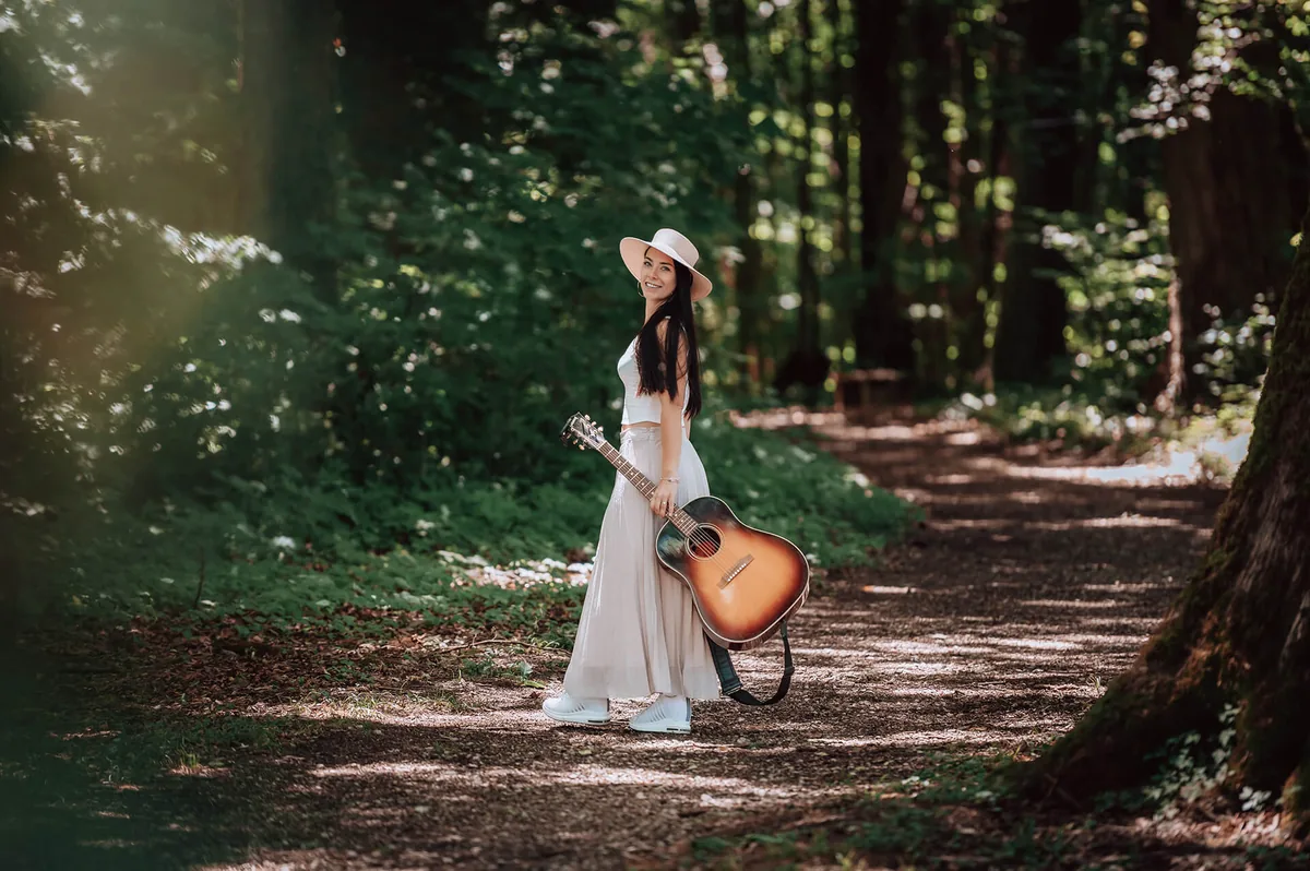 Helen Pfaff — Musica dal vivo